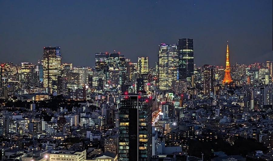 Lo skyline di Tokyo di notte — Roppongi e la Tokyo Tower viste da Shibuya