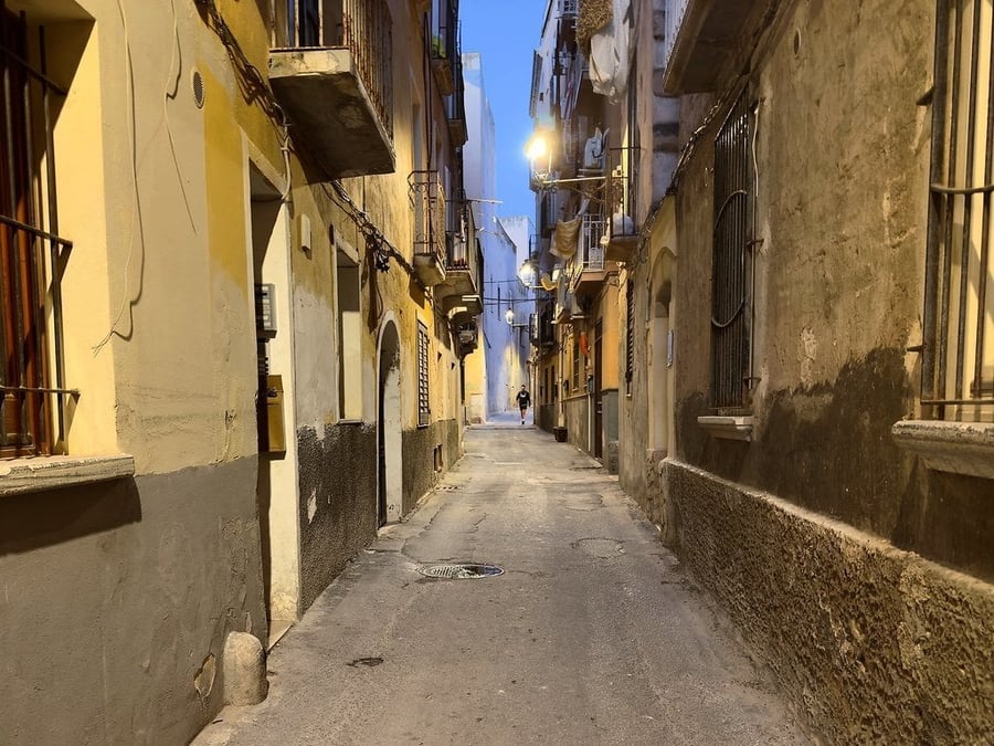 Vicoli del centro storico — Le rughe strette del vecchio quartiere