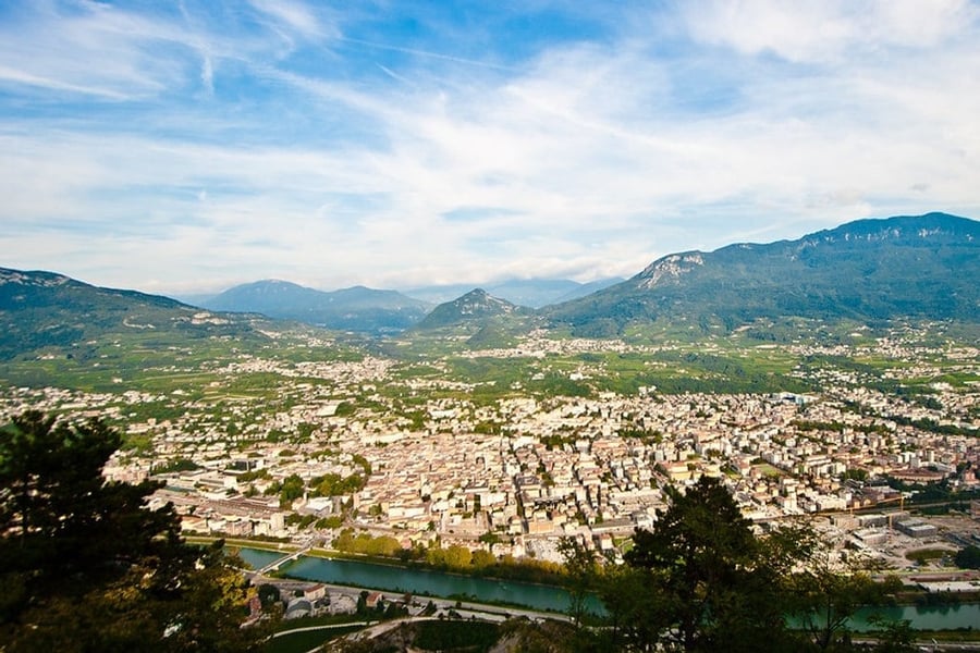 Veduta da Sardagna — La città e la valle dell'Adige viste dalla funivia