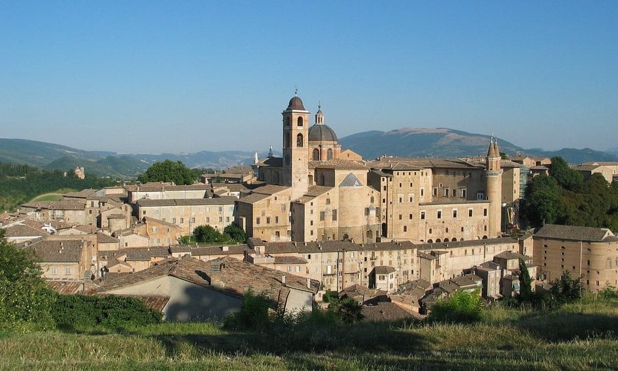 Veduta della città — I tetti e le torri di un centro storico rimasto quasi intatto