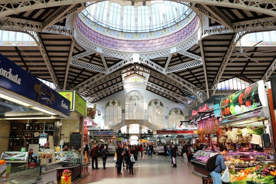 Mercado Central — Il mercato modernista tra le più grandi vetrate di ferro battuto d'Europa
