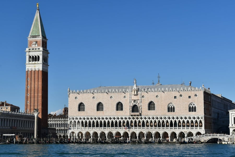 Palazzo Ducale — La porta d'oro dei Dogi