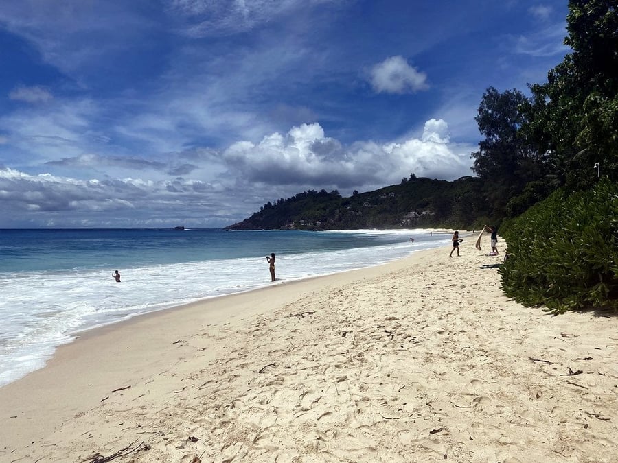 Anse Intendance — Le rocce di granito levigate dall'oceano