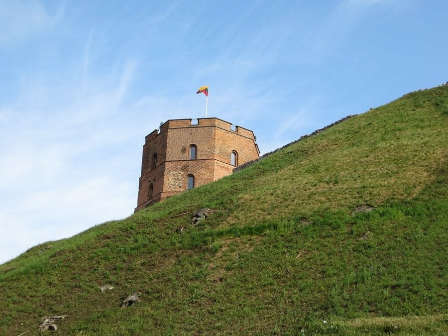 Torre di Gediminas — L'ultimo resto del castello alto che domina la città dal suo colle
